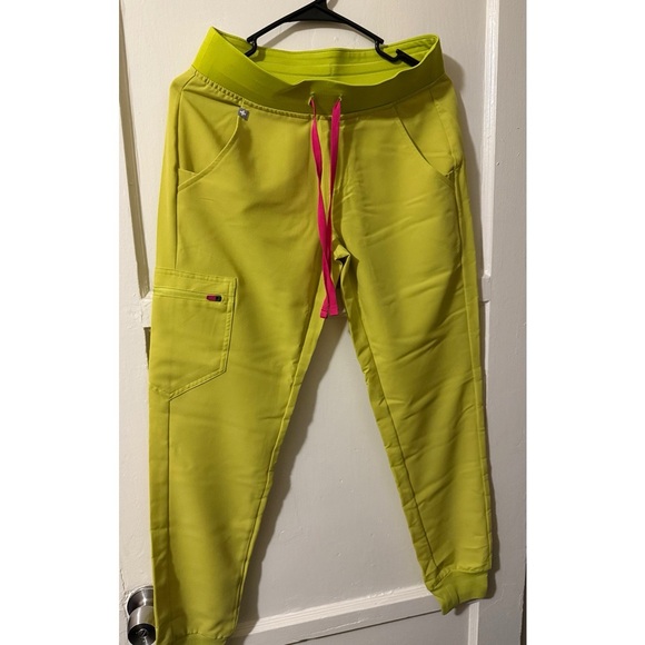 Figs Women's Short Sleeve V-Neck Top and Bottoms - Lime Green - Picture 3 of 4